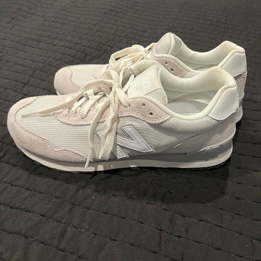 New Balance 515 V3 Classic White Sneakers Women’s 9.5 - Picture 2 of 4